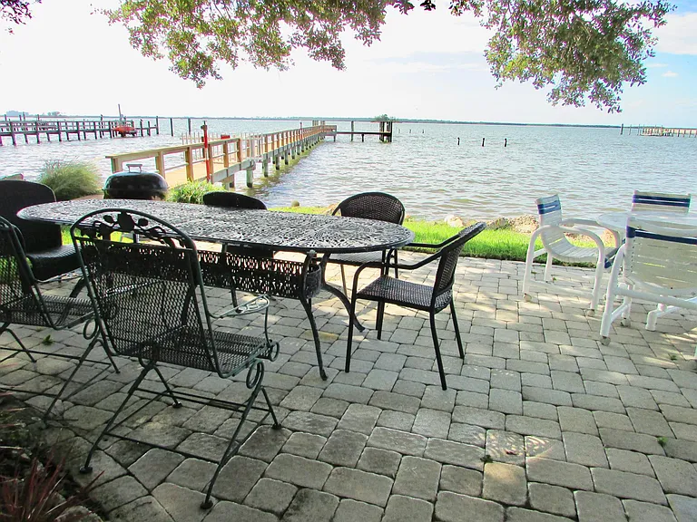 1147 Victoria Dr #B3 — Photo 2