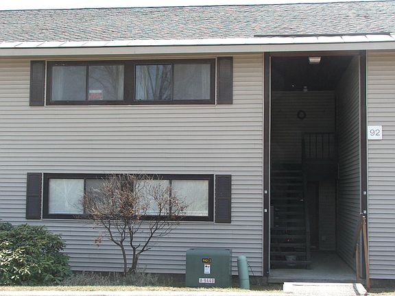 Front Entry Stairway
W/D at first level