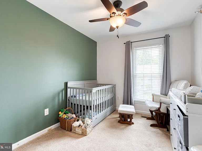 708 Leister Dr — Photo 17