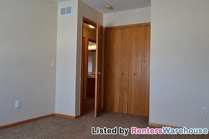 2213 E 117th St — Photo 12