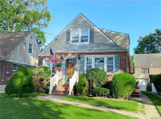 177 W Poplar St, Floral Park, NY 11001