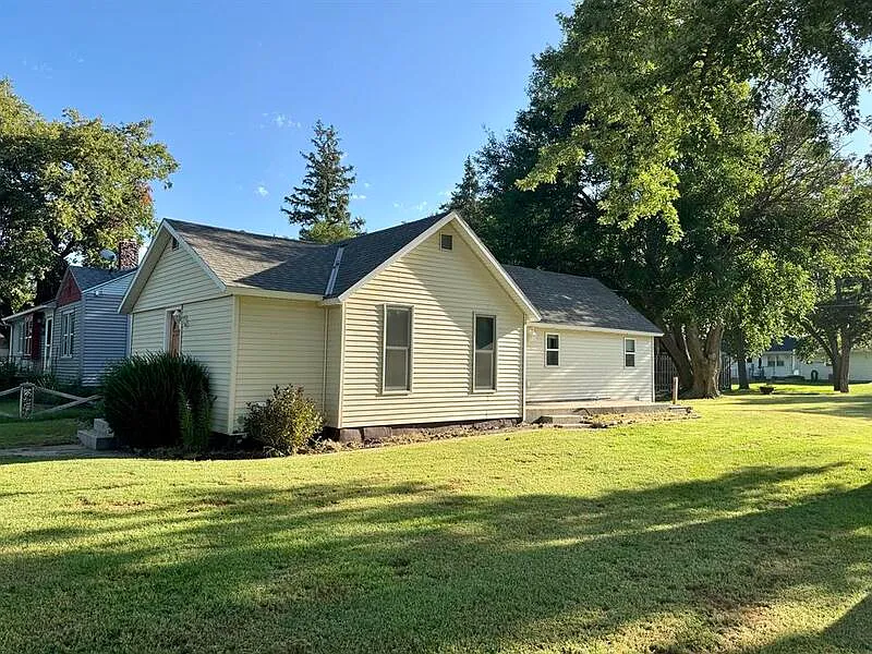 2 bed, 2.0 bath, 933 sqft, $1,400 — Photo 1