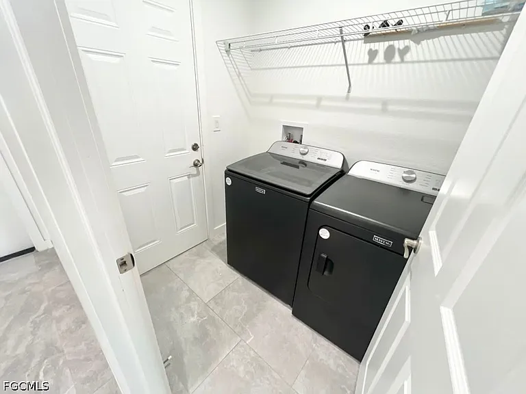 4622 SW 7th Pl — Photo 9
