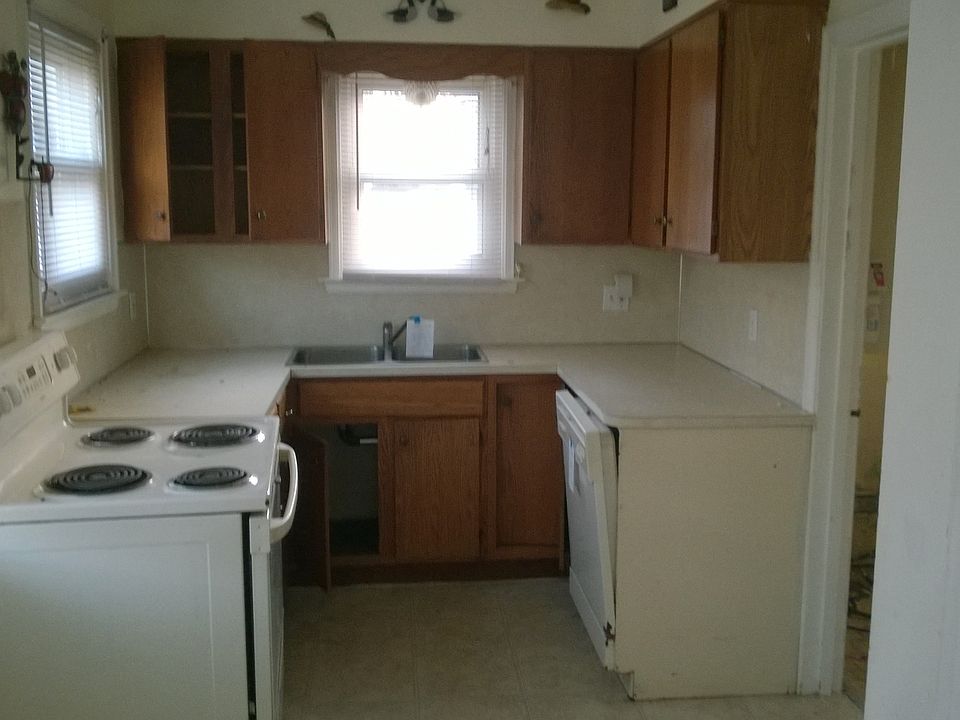 2nd image of 1208 E Wyomissing Blvd