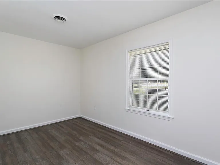 129A Manor Ave — Photo 9