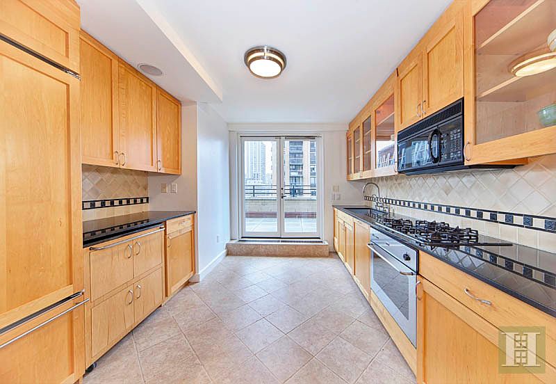 1st image of 165 W 66th St APT 18F