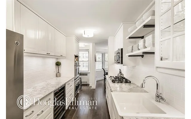 Sold by Douglas Elliman | media 15