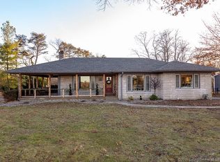 1601 Woodland Rd, New Albany, IN 47150