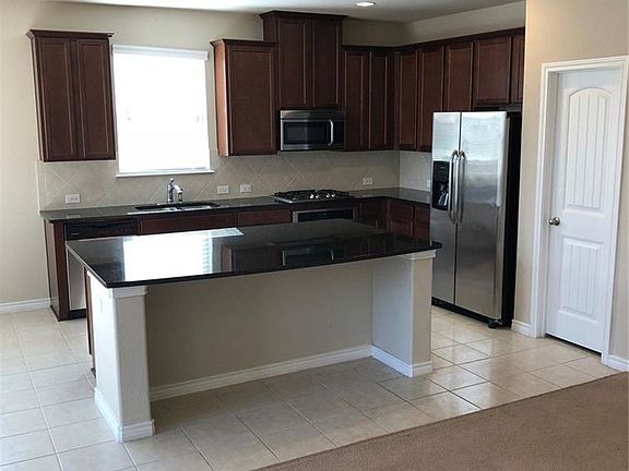 2nd image of 1205 Trumpet Dr