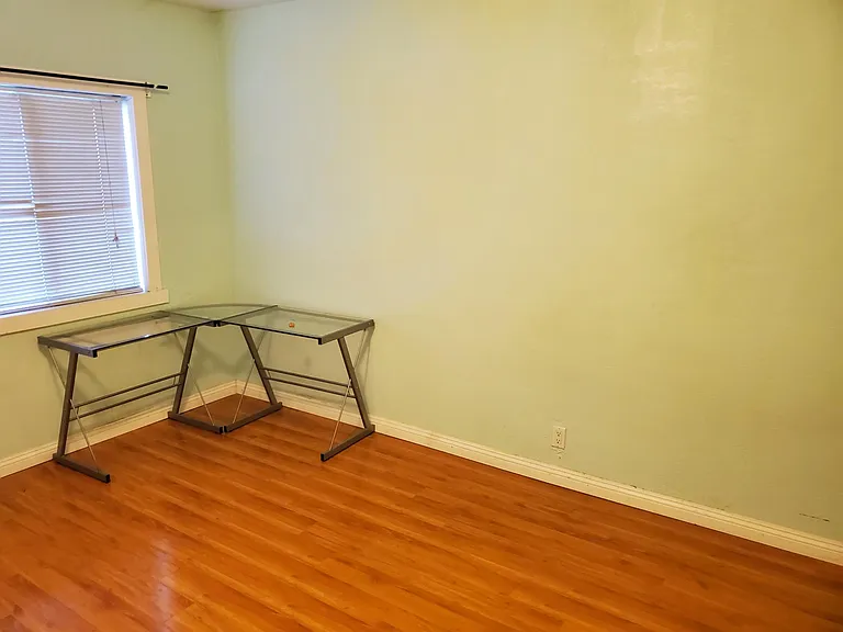 927 N Dudley St — Photo 10