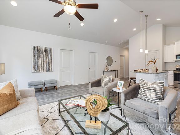 3rd image of 1505 W May Ave