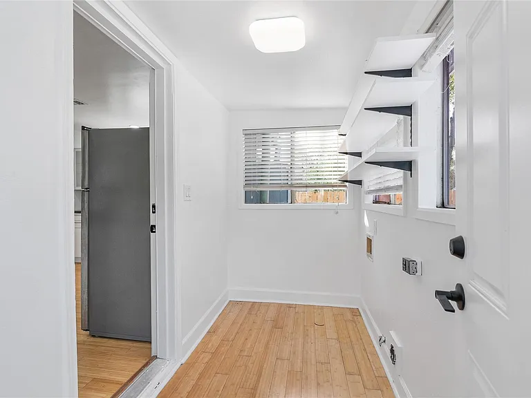 320 Coronado St #A — Photo 23