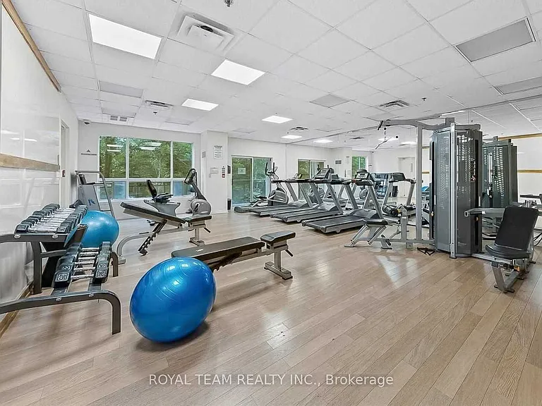 2 Maison Parc Ct #808 — Photo 15