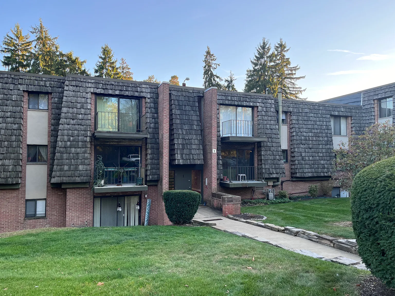 1 bed, 778 sqft, $1,200 — Photo 1