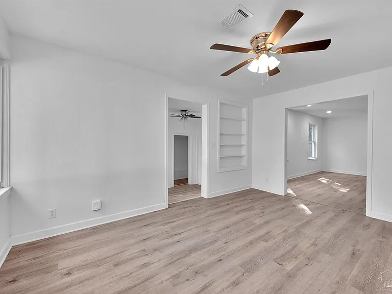 723 Lakewood Rd — Photo 6