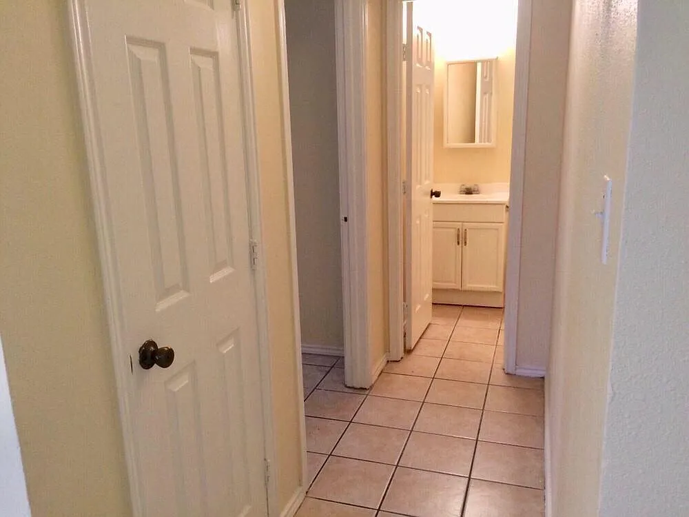 7648 Windsor Oaks — Photo 3