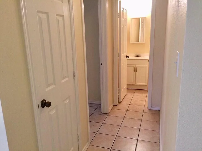 7648 Windsor Oaks — Photo 3