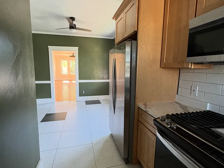 140 Woodbine St #2 — Photo 3