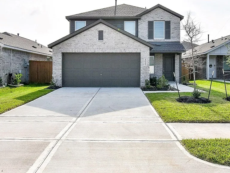 3045 Fantasy Terrace Dr — Photo 2