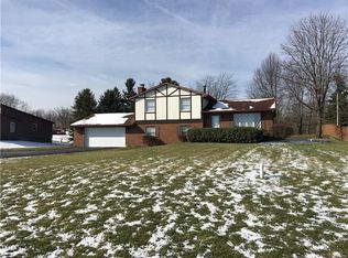 406 High Meadow Dr, New Castle, PA 16101