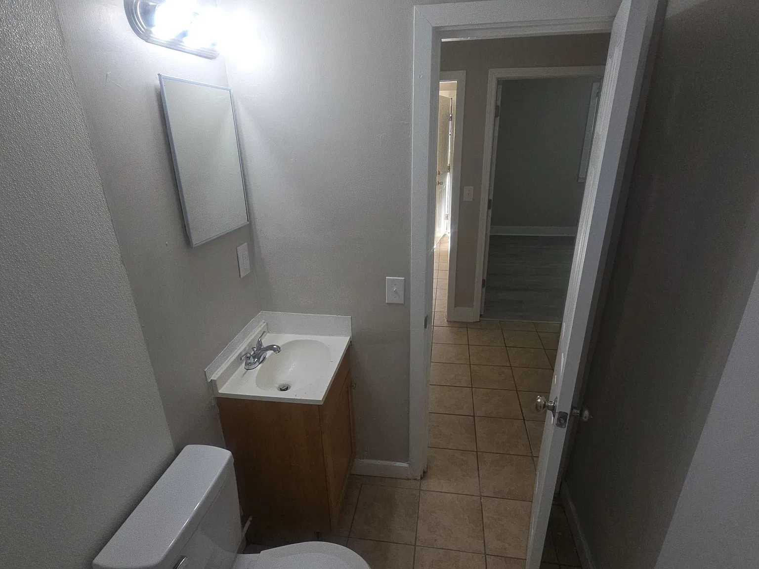 2 bed, 600 sqft, $830 — Photo 4