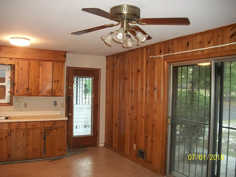 2851 Wells Dr — Photo 7