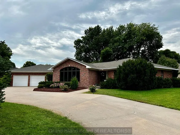 3103 Brentwood Cir, Grand Island, NE 68801