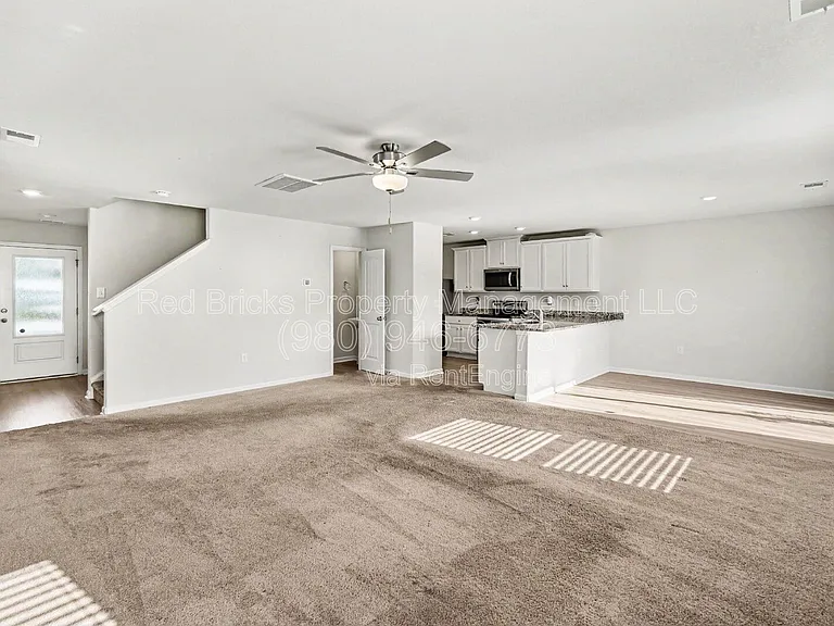 7112 Galway City St — Photo 8
