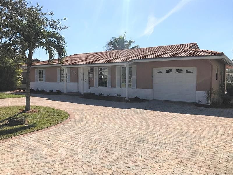 1st image of 4004 NW 76th Ave