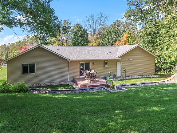 5th image of 16188 Woodcrest Dr