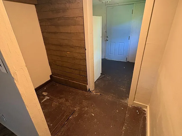 202 Van Buren St — Photo 11