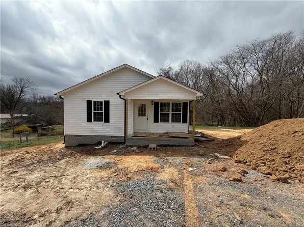 113 River Dr, Randleman, NC 27317