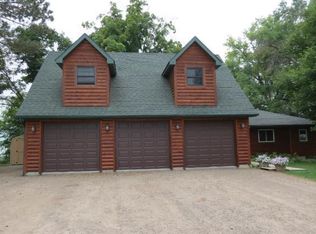 29850 Glader Blvd, Lindstrom, MN 55045