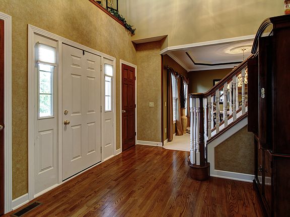 Foyer 13x14