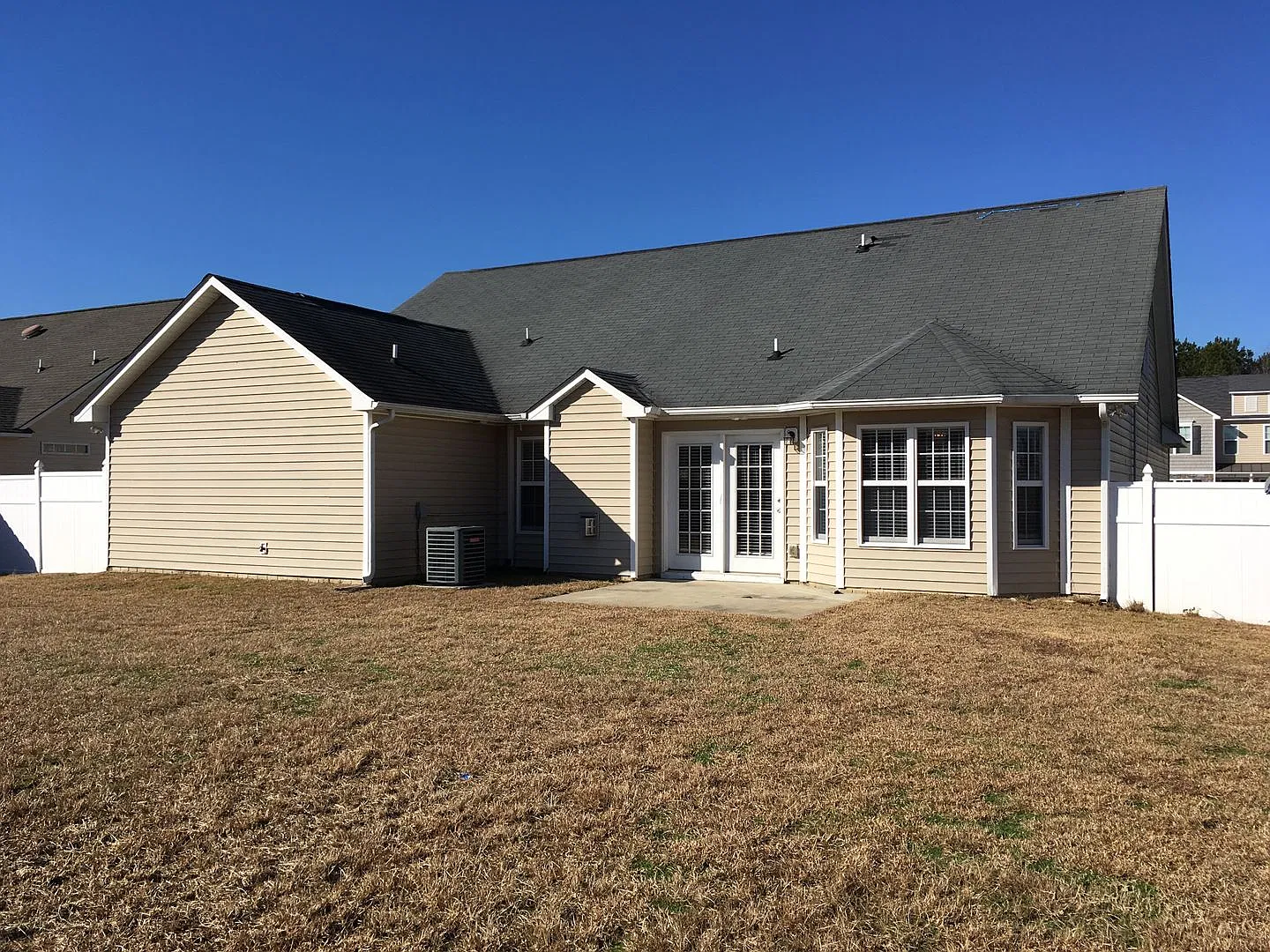 Beautiful 4 Bedroom Home — Photo 2