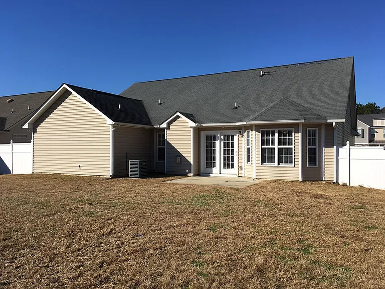 241 Collinwood Dr — Photo 12