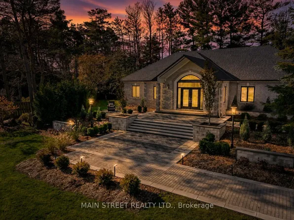 2 Gooseberry Ln, Uxbridge, ON L9P 1X2