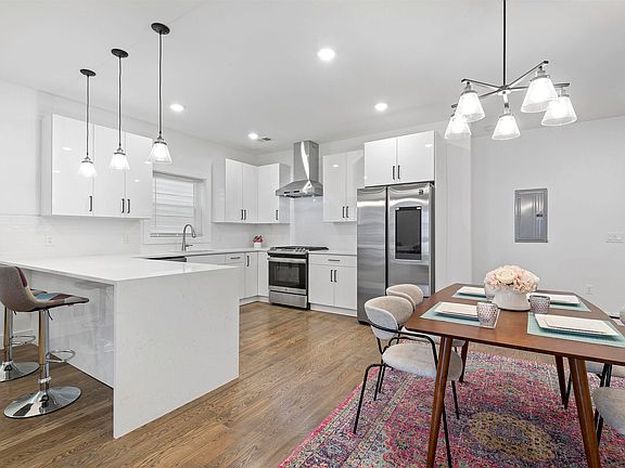 2nd image of 214 Halladay St Floor 2