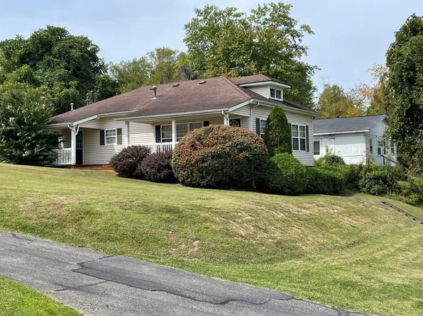 1670 Beech St, Ashland, KY 41102