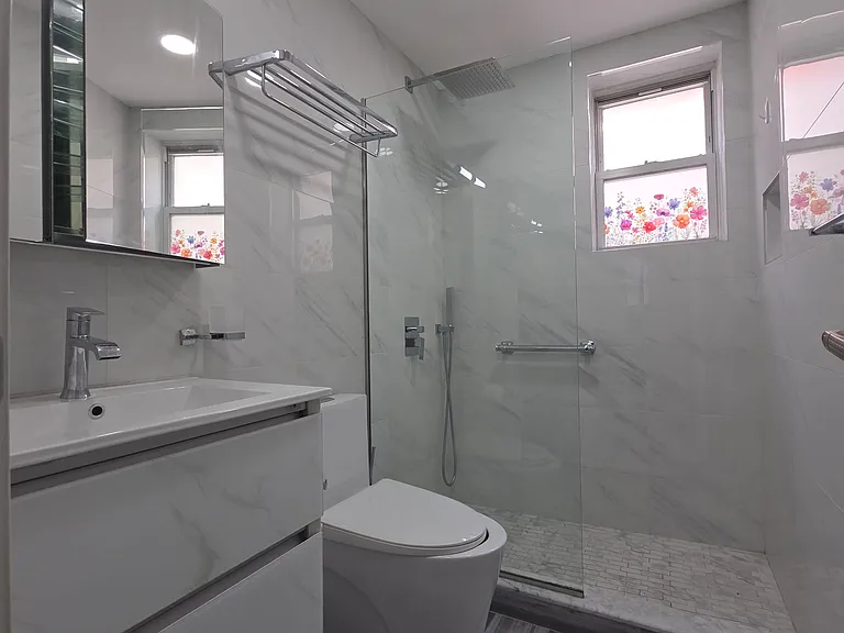 2213 E 59th Pl #1F — Photo 11
