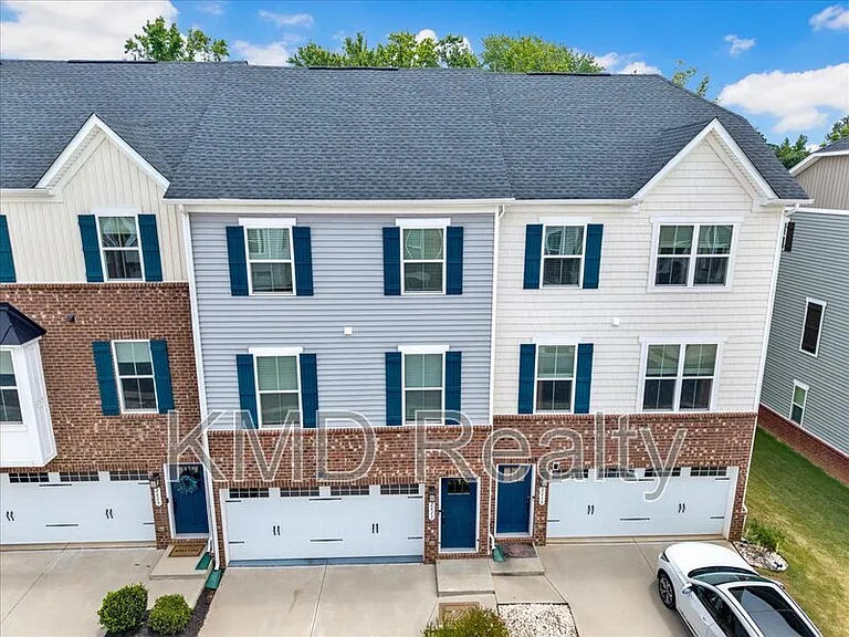 2611 Grantham Place Dr — Photo 1