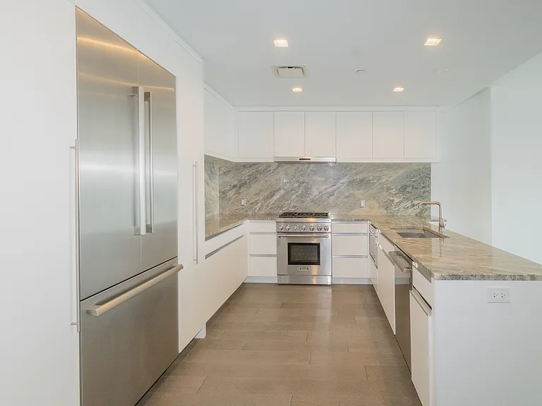 One Park Condos — Photo 39