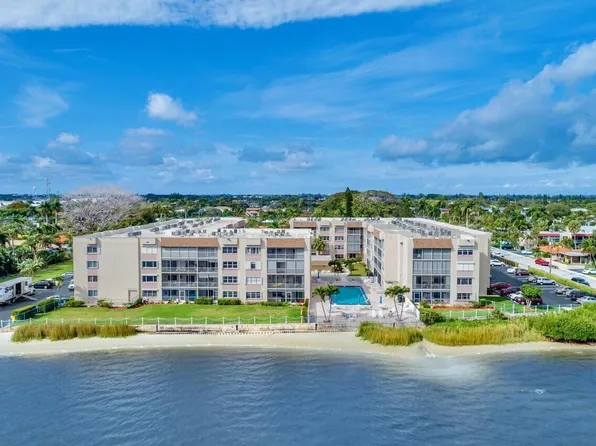 1516 S. Lakeside Drive #107, Lake Worth Beach, FL 33460