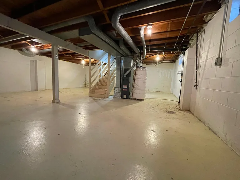 419 E Watrous Ave — Photo 22