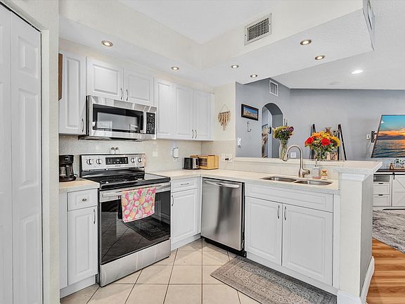 4th image of 110 Belmont Lane #110