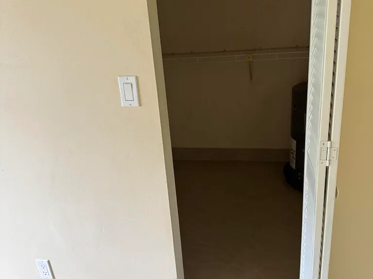 9921 Three Lakes Cir #9921 — Photo 18