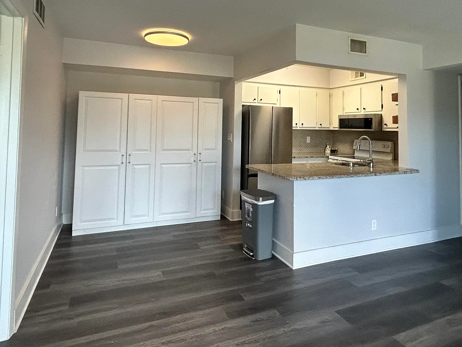 2 bed, 2.0 bath, 735 sqft, $1,800 — Photo 3