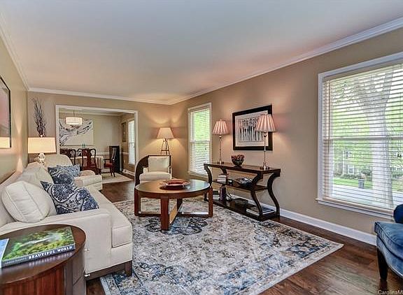 3rd image of 4001 Bridgewood Ln