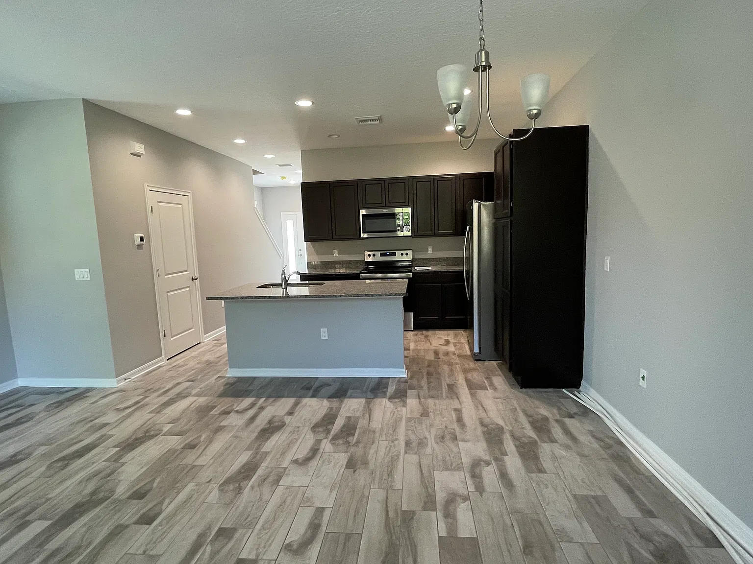 2906 E 15th Ave — Photo 4