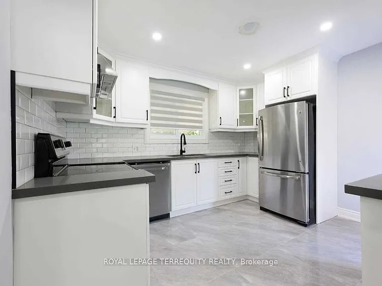 6950 Richmond Cres #MAIN FLOOR — Photo 14